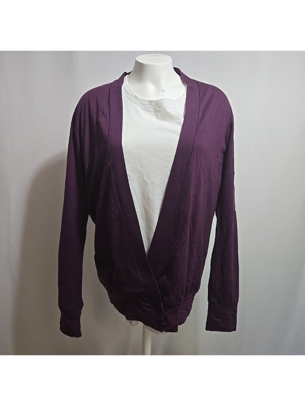 Lee Mathews Cardigan Sweater Womens Size 2 Purple 100% Wool Low V Neck Designer